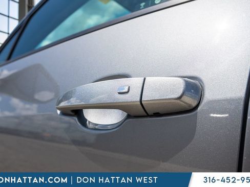 Used 2025 Chevrolet Blazer LT AWD/4WD image 38