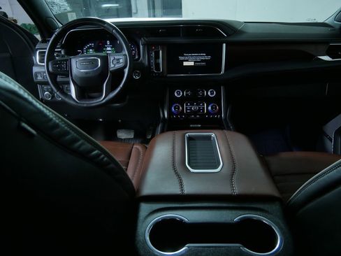 Used 2024 GMC Yukon Denali Ultimate AWD/4WD image 22