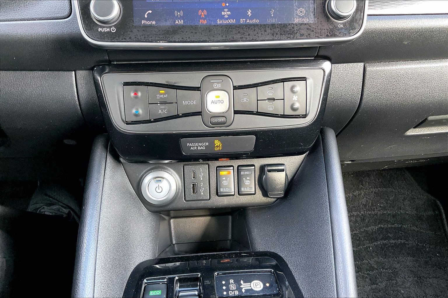 Used 2022 Nissan Leaf SV w/ SV Technology Package FWD image 32