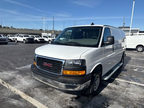 Used 2024 GMC Savana 2500 w/ Driver Convenience Package image 4