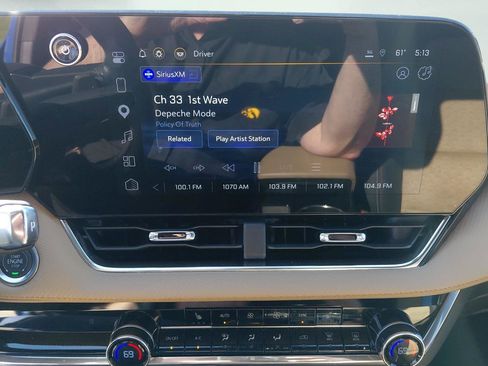 Used 2025 Chevrolet Equinox ACTIV w/ Safety and Technology Package AWD/4WD image 30