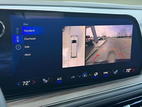 Used 2025 Chevrolet Suburban Z71 image 26