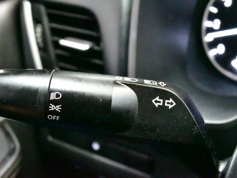 Used 2023 Nissan Rogue SV w/ SV Premium B Package image 41