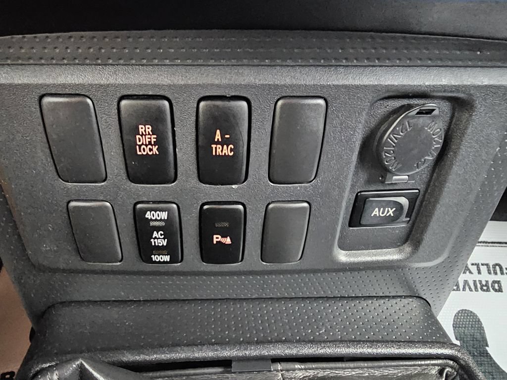 Used 2007 Toyota FJ Cruiser 4WD w/ Upgrade Pkg 1 image 28