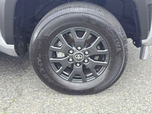 Certified 2025 Toyota 4Runner SR5 AWD/4WD image 9
