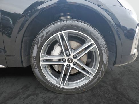 Used 2023 Audi Q5 e Premium w/ Convenience Package AWD/4WD image 6