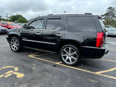 Used 2012 Cadillac Escalade Luxury AWD/4WD image 6