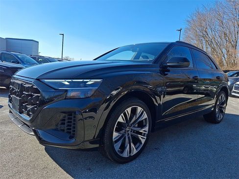 Used 2024 Audi Q8 Premium w/ Black Optic Package image 3