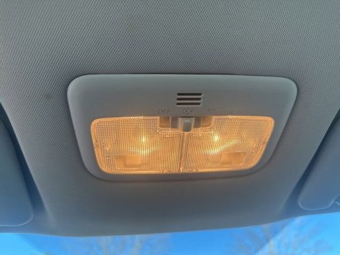 Used 2015 Toyota Corolla L image 31