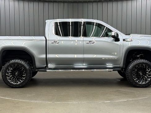 Used 2026 GMC Sierra 1500 SLT AWD/4WD image 6