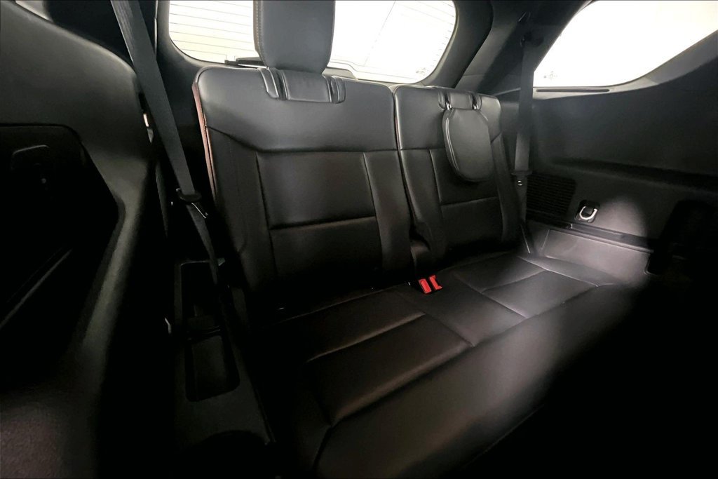 Used 2025 Ford Explorer ST-Line w/ ST-Line Street Pack AWD/4WD image 28