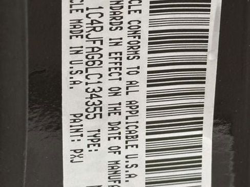 Used 2020 Jeep Grand Cherokee Laredo image 39