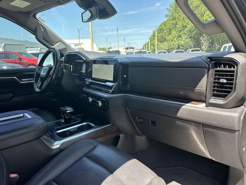 Certified 2022 GMC Sierra 1500 SLT w/ SLT Premium Plus Package RWD image 29