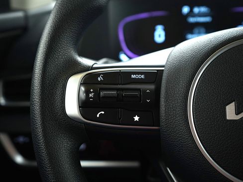 Used 2024 Kia Sportage LX image 28