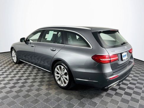 Used 2017 Mercedes-Benz E 400 4MATIC Wagon image 4