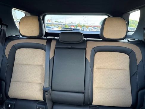 Used 2025 Chevrolet Equinox ACTIV w/ Safety and Technology Package FWD image 11