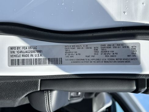 New 2025 Jeep Grand Cherokee L Laredo image 34