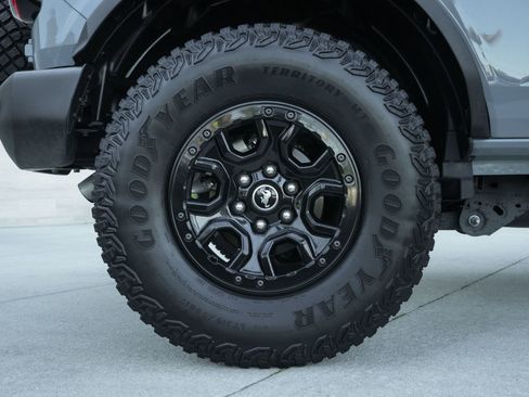 Used 2023 Ford Bronco Wildtrak image 28