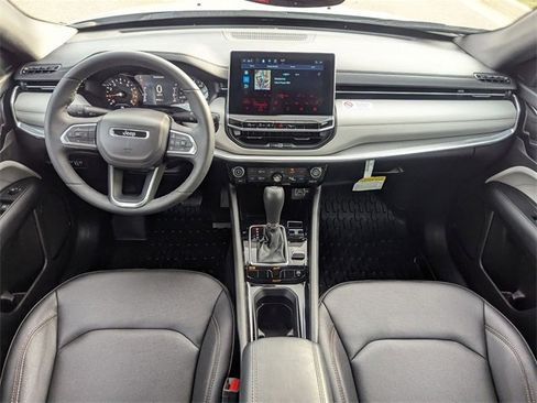 Used 2024 Jeep Compass Limited image 21