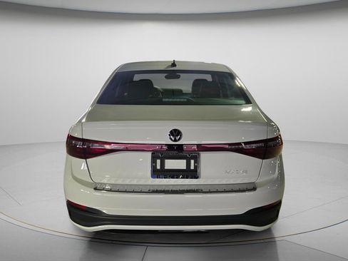 Certified 2025 Volkswagen Jetta Sport FWD image 5