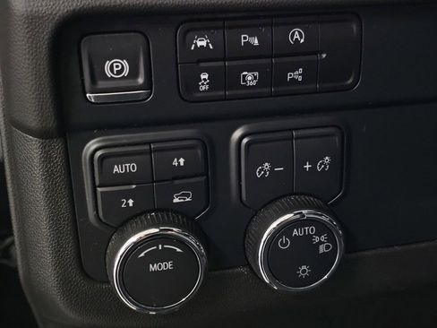 Used 2025 Chevrolet Tahoe LT AWD/4WD image 26