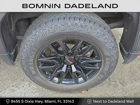 Used 2021 GMC Sierra 1500 Elevation w/ LPO, Elevation Black Package image 5