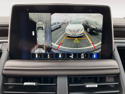 Used 2022 Chevrolet Tahoe Z71 w/ Luxury Package image 17