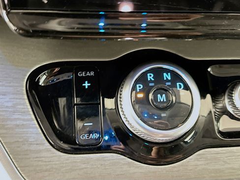 Used 2025 Ford Expedition Max Platinum image 25