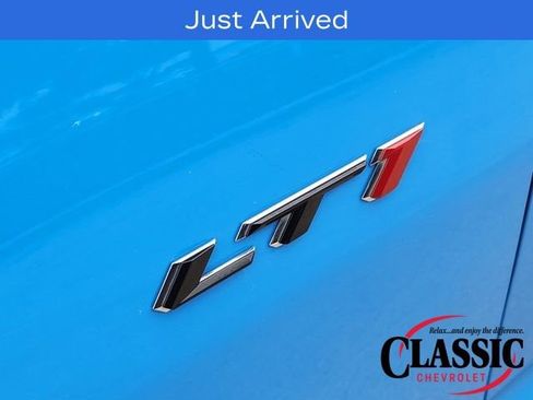 Used 2022 Chevrolet Camaro LT w/ Technology Package image 18