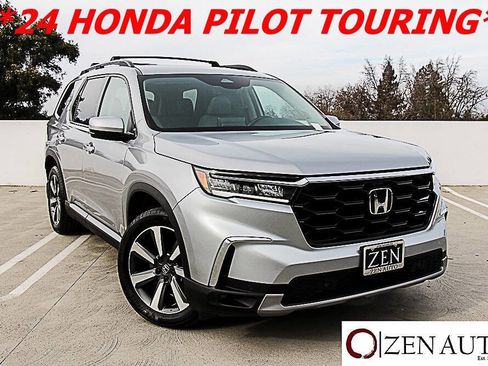 Used 2024 Honda Pilot Touring image 1