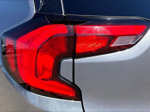 Used 2020 GMC Terrain SLE w/ Driver Convenience Package FWD image 28