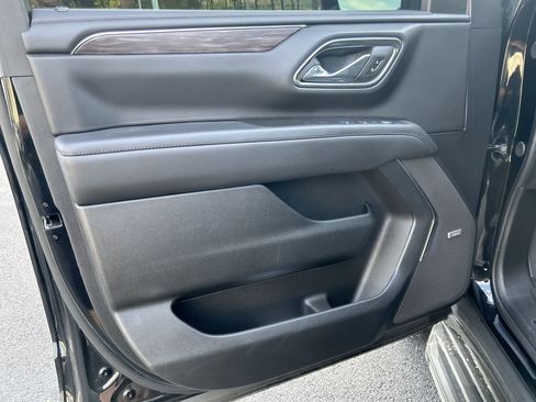 Used 2024 Chevrolet Tahoe LT w/ Luxury Package image 14