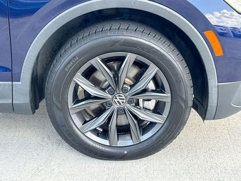 Certified 2023 Volkswagen Tiguan SE FWD image 11