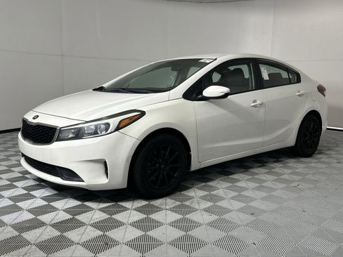 Used 2017 Kia Forte LX FWD image 4