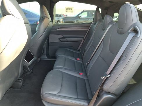 Used 2024 Tesla Model X AWD/4WD image 3