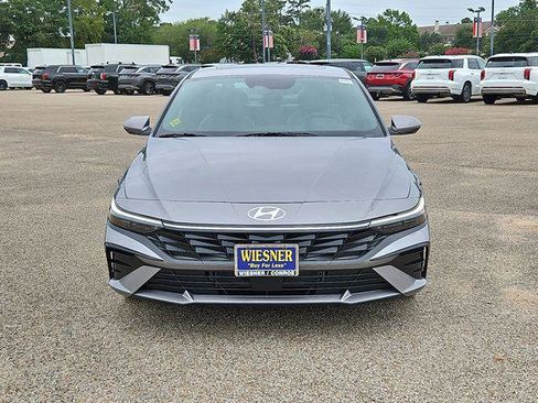 New 2025 Hyundai Elantra Limited image 2