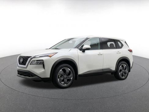 Used 2025 Nissan Rogue SV AWD/4WD image 3