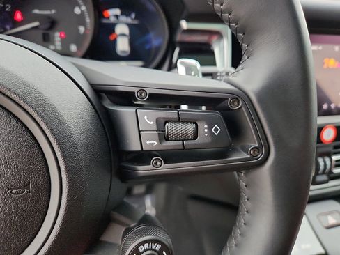 Certified 2025 Porsche Macan Turbo image 23