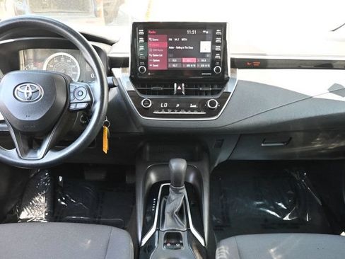 Used 2021 Toyota Corolla LE FWD image 8