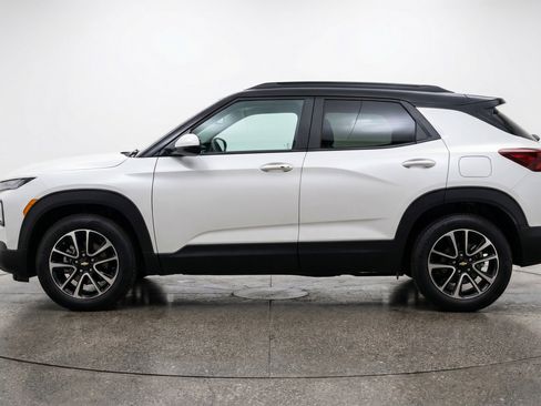 Used 2025 Chevrolet TrailBlazer LT FWD image 5
