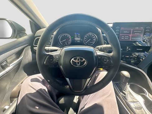 Used 2024 Toyota Camry SE FWD image 11