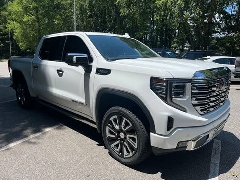 Used 2022 GMC Sierra 1500 Denali AWD/4WD image 2