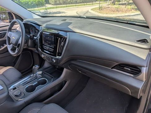 Used 2020 Chevrolet Traverse LS FWD image 12