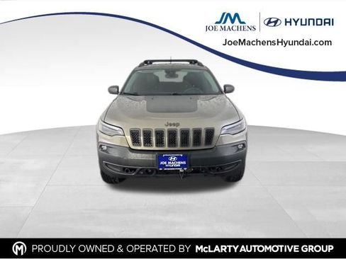 Used 2019 Jeep Cherokee Trailhawk AWD/4WD image 3