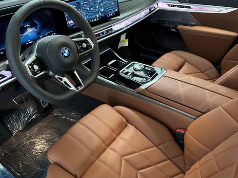 New 2025 BMW i7 xDrive60 image 4