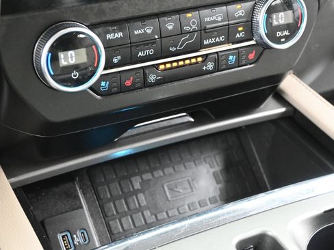 Used 2021 Ford Expedition XLT RWD image 19
