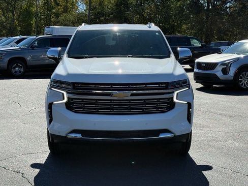 Used 2023 Chevrolet Suburban Premier image 9