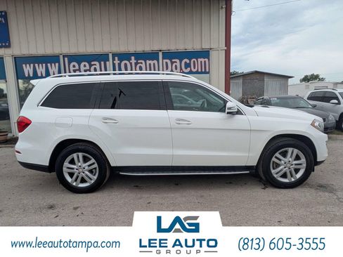 Used 2015 Mercedes-Benz GL 320 BlueTEC 4MATIC w/ Premium I Package image 2