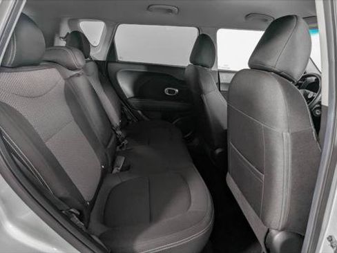 Used 2018 Kia Soul + FWD image 21