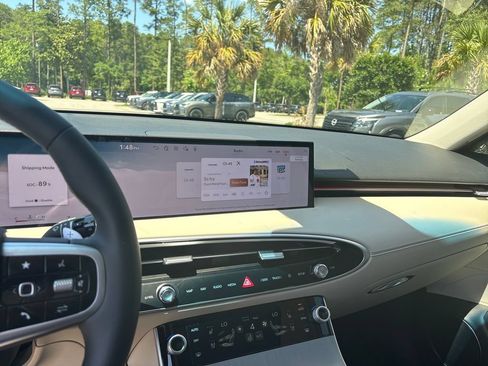 New 2026 Genesis GV70 2.5T Advanced AWD/4WD image 18